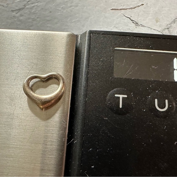 Tiffany & Co. Elsa Peretti Sterling Silver Open Heart pendant. 5535 G - Picture 13 of 13